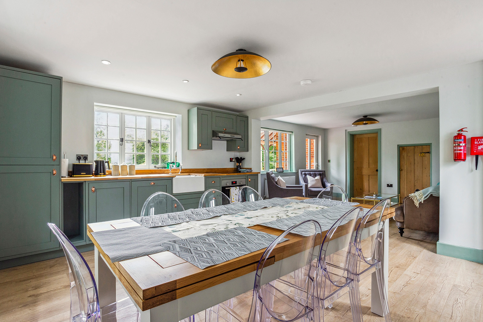 The Kennels at Hamptworth Golf - Dining Area